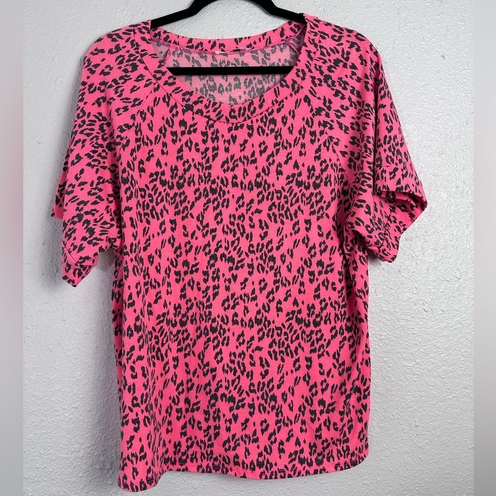 Pink Leopard Print Women's Top Size‎ Large